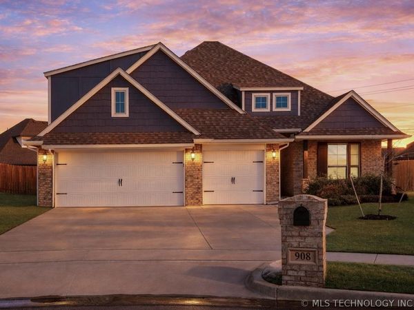 908 E Fulton Court, Broken Arrow, OK 74012