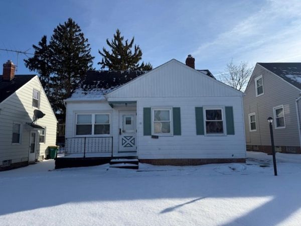 15818 Maplewood Avenue, Maple Heights, OH 44137