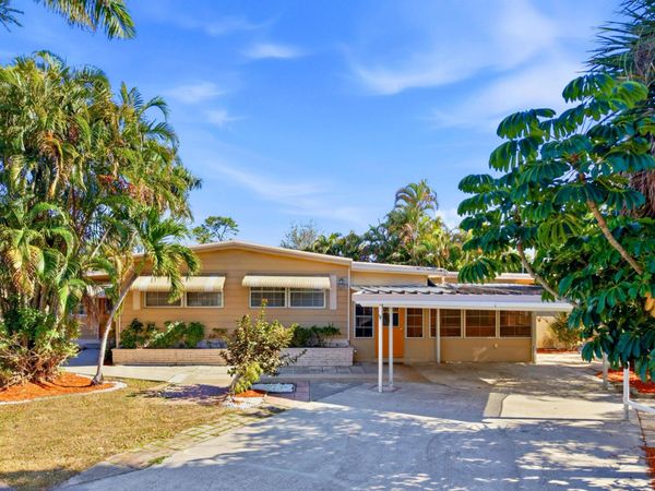 8903 Oak Street, Boynton Beach, FL 33436