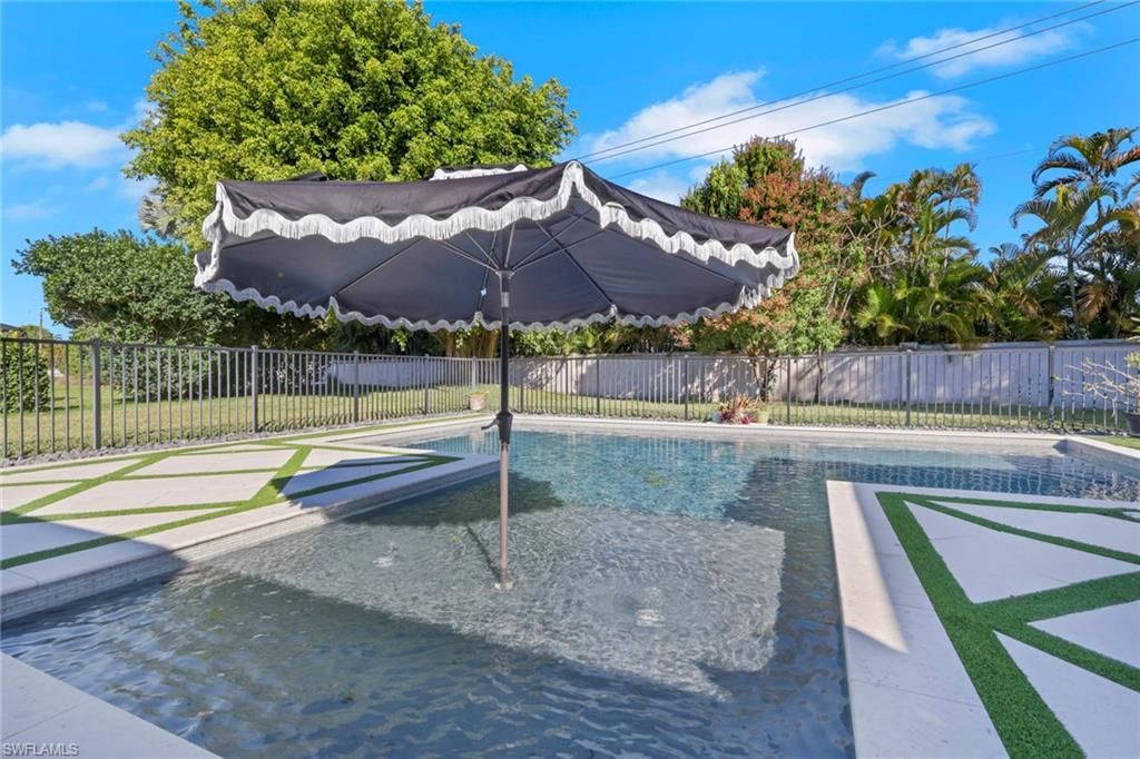 10450 Windsor Way, Naples, FL 34109 Photo