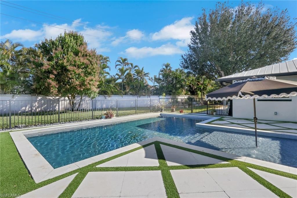 10450 Windsor Way, Naples, FL 34109 Photo