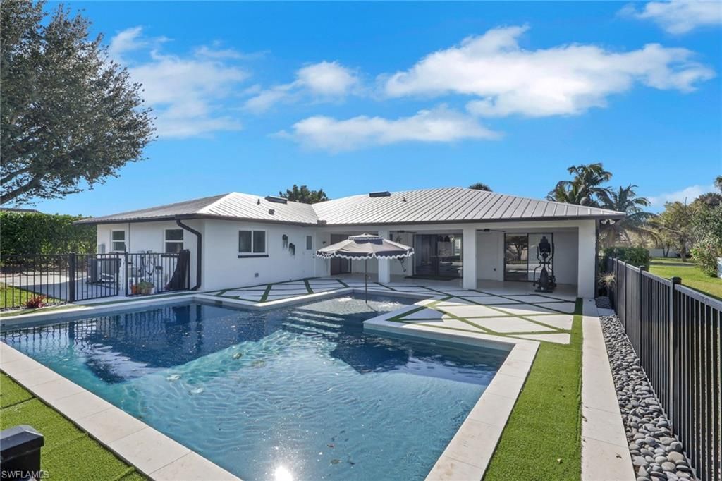 10450 Windsor Way, Naples, FL 34109 Photo