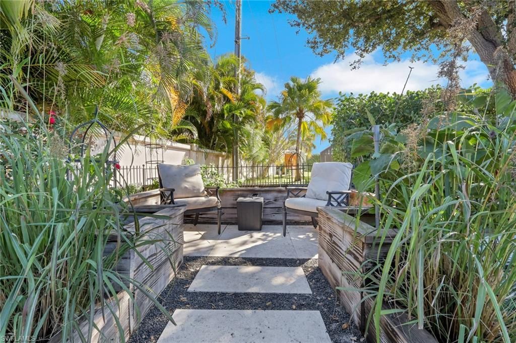 10450 Windsor Way, Naples, FL 34109 Photo