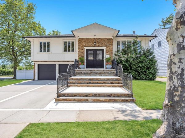 2 Valley Greens Drive, North Woodmere, NY 11581