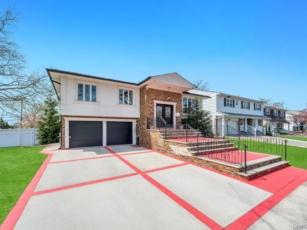 2 Valley Greens Drive, North Woodmere, NY 11581