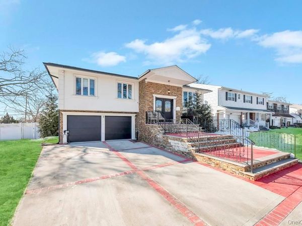 2 Valley Greens Drive, North Woodmere, NY 11581