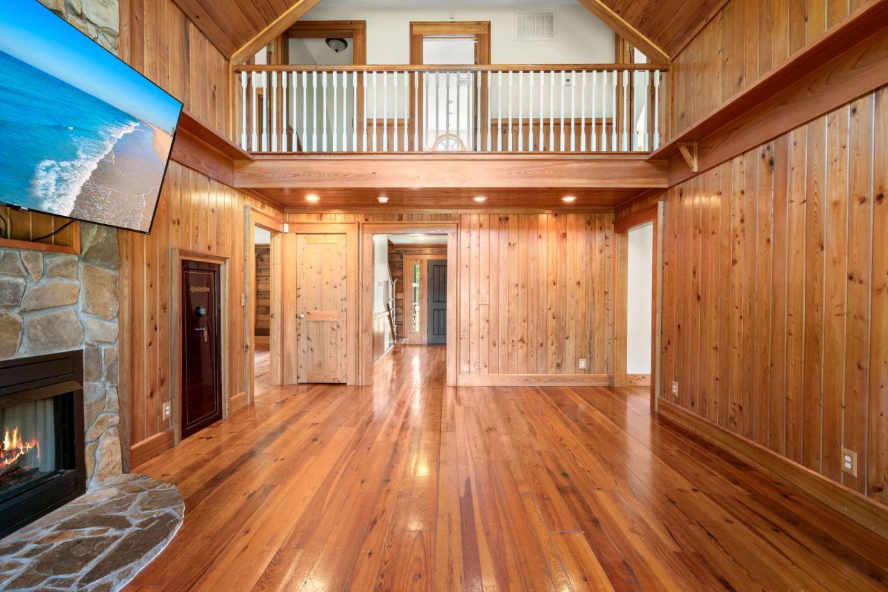 3936 Lodge Highway Photo 14