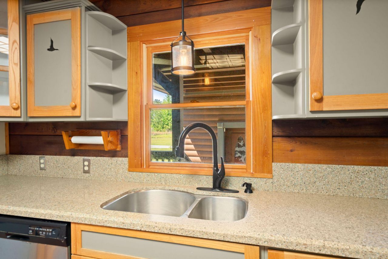 3936 Lodge Highway Photo 17