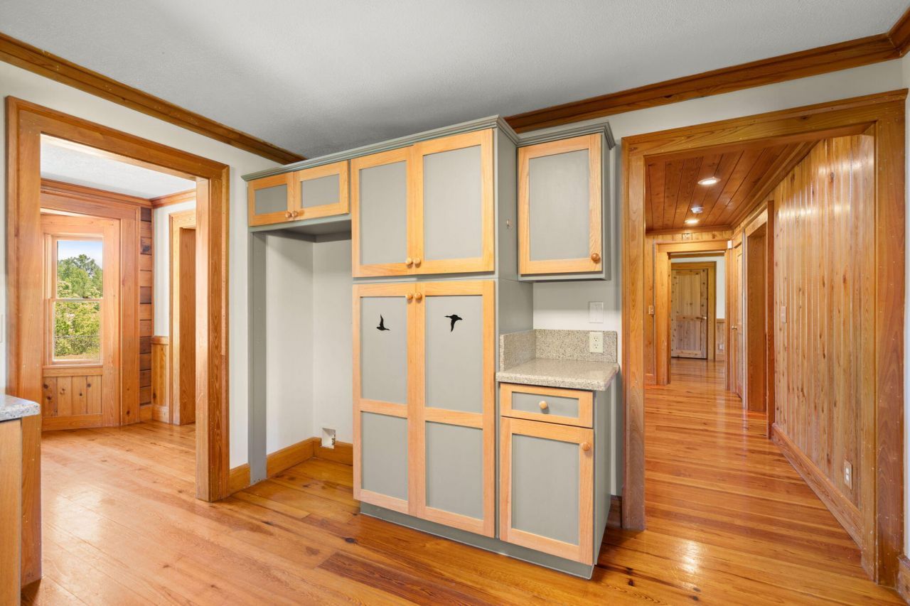 3936 Lodge Highway Photo 18