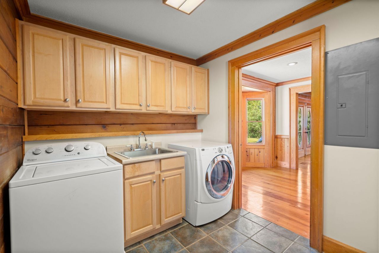 3936 Lodge Highway Photo 21