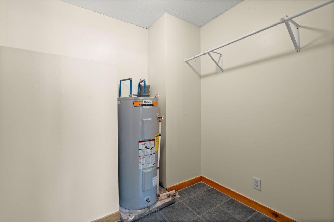 3936 Lodge Highway Photo 27