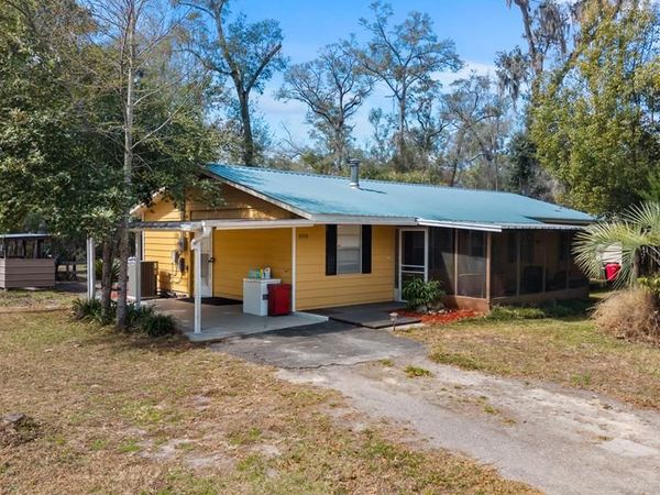 9309 Florida St, Fanning Springs, FL 32693