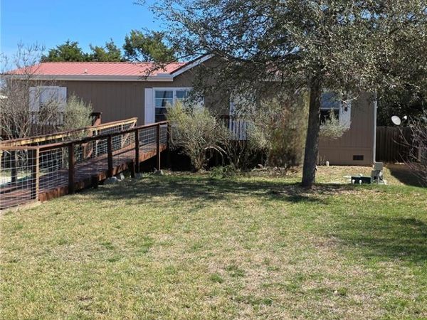 1051 Tamarack Drive , Canyon Lake, TX 78133