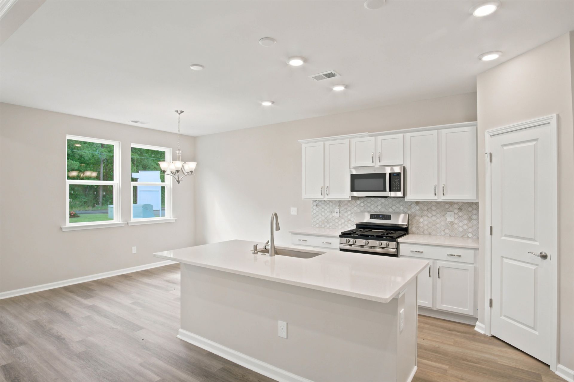 639 Millbrook Way Photo 11