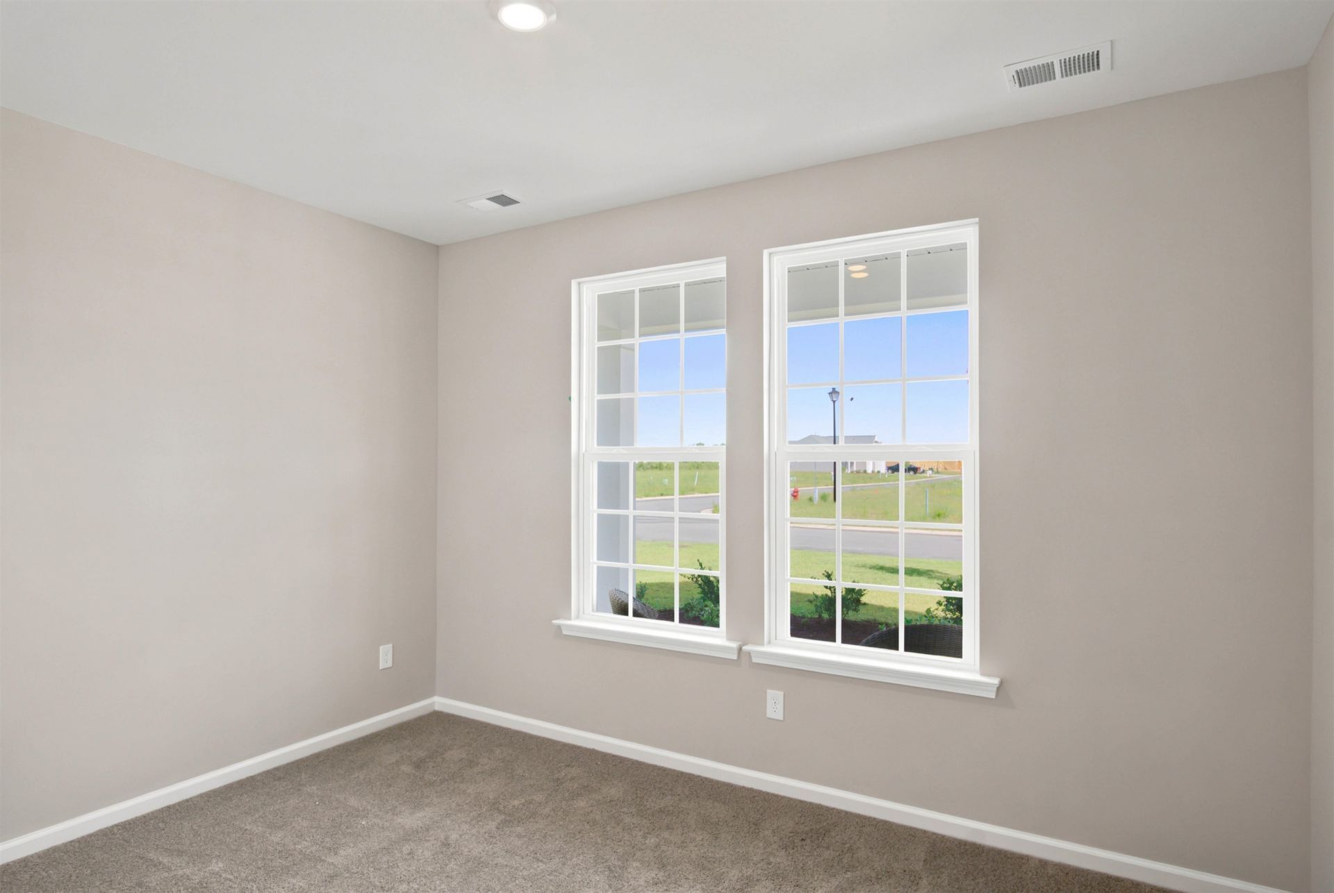 639 Millbrook Way Photo 4