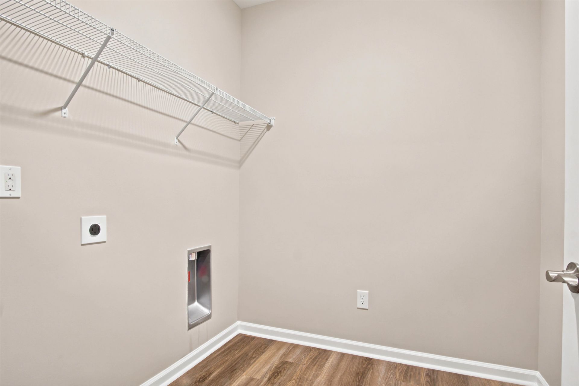 639 Millbrook Way Photo 8