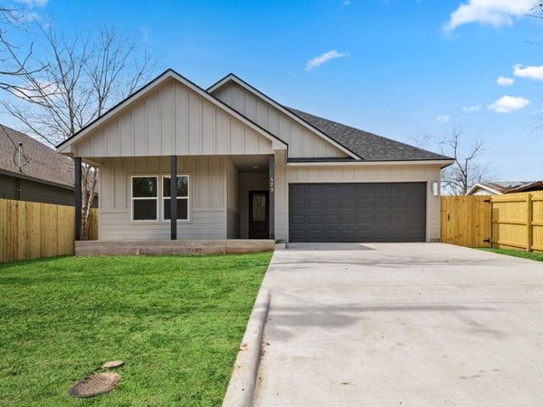 429 S Williamson ST, Giddings, TX 78942