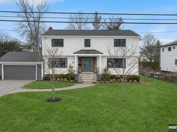 26 Laurie Drive, Englewood Cliffs, NJ 07632