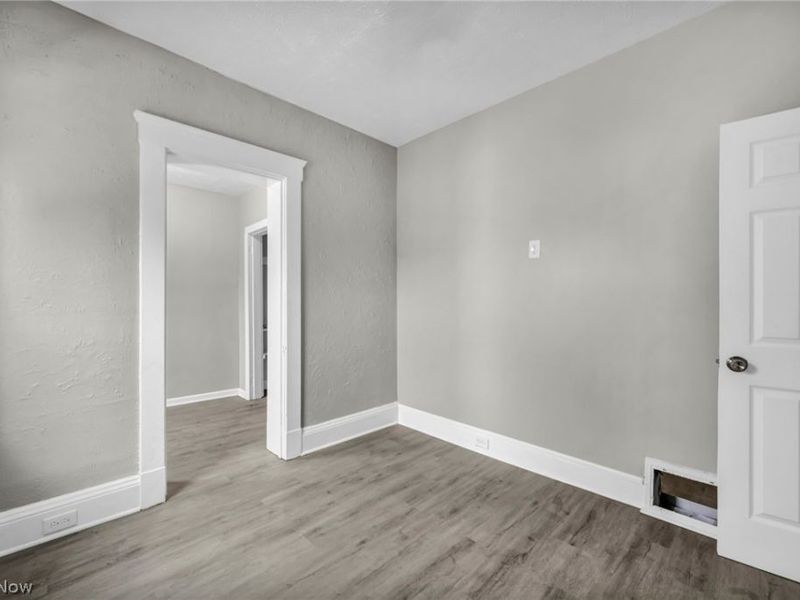 8111 Madison Avenue, Cleveland, OH 44102 Photo 12