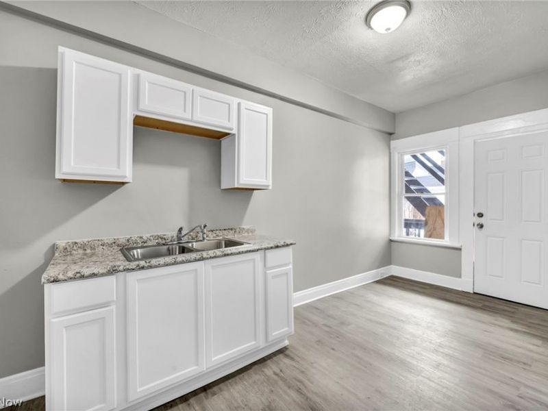 8111 Madison Avenue, Cleveland, OH 44102 Photo 32