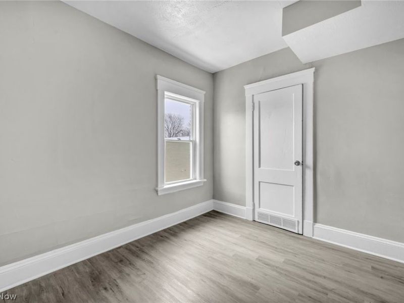 8111 Madison Avenue, Cleveland, OH 44102 Photo 41