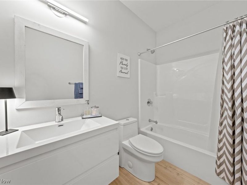 5217 Franklin Boulevard, Cleveland, OH 44102 Photo 28