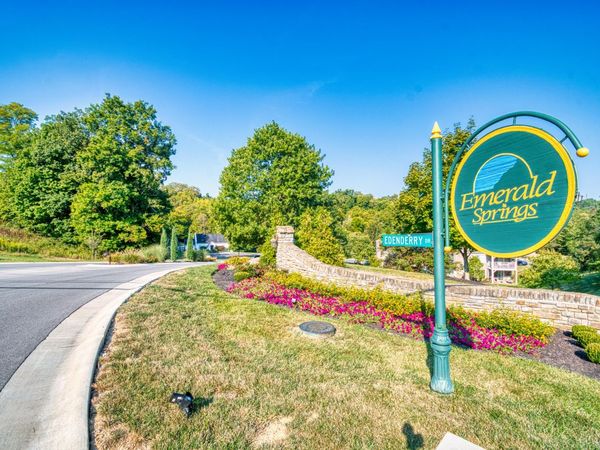 2280 Edenderry Drive, Unit 304, Crescent Springs, KY 41017