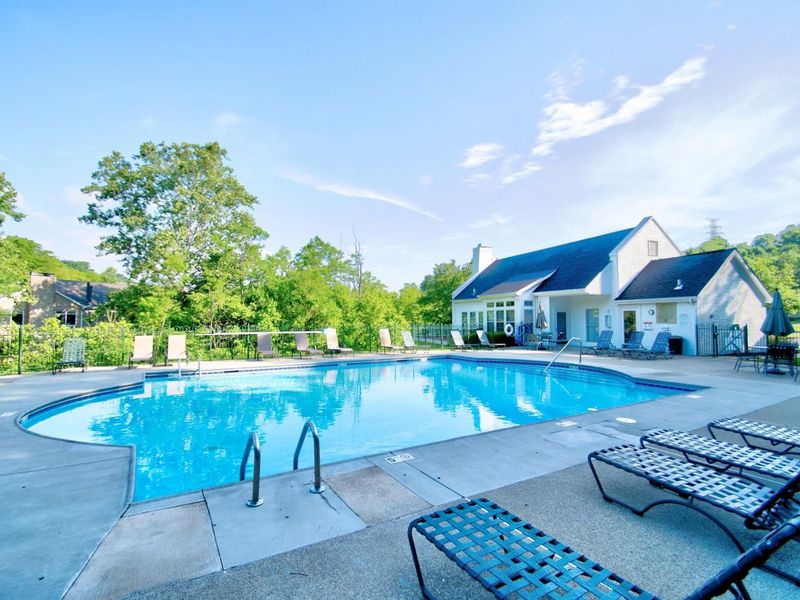 2280 Edenderry Drive, Unit 304, Crescent Springs, KY 41017 Photo 3