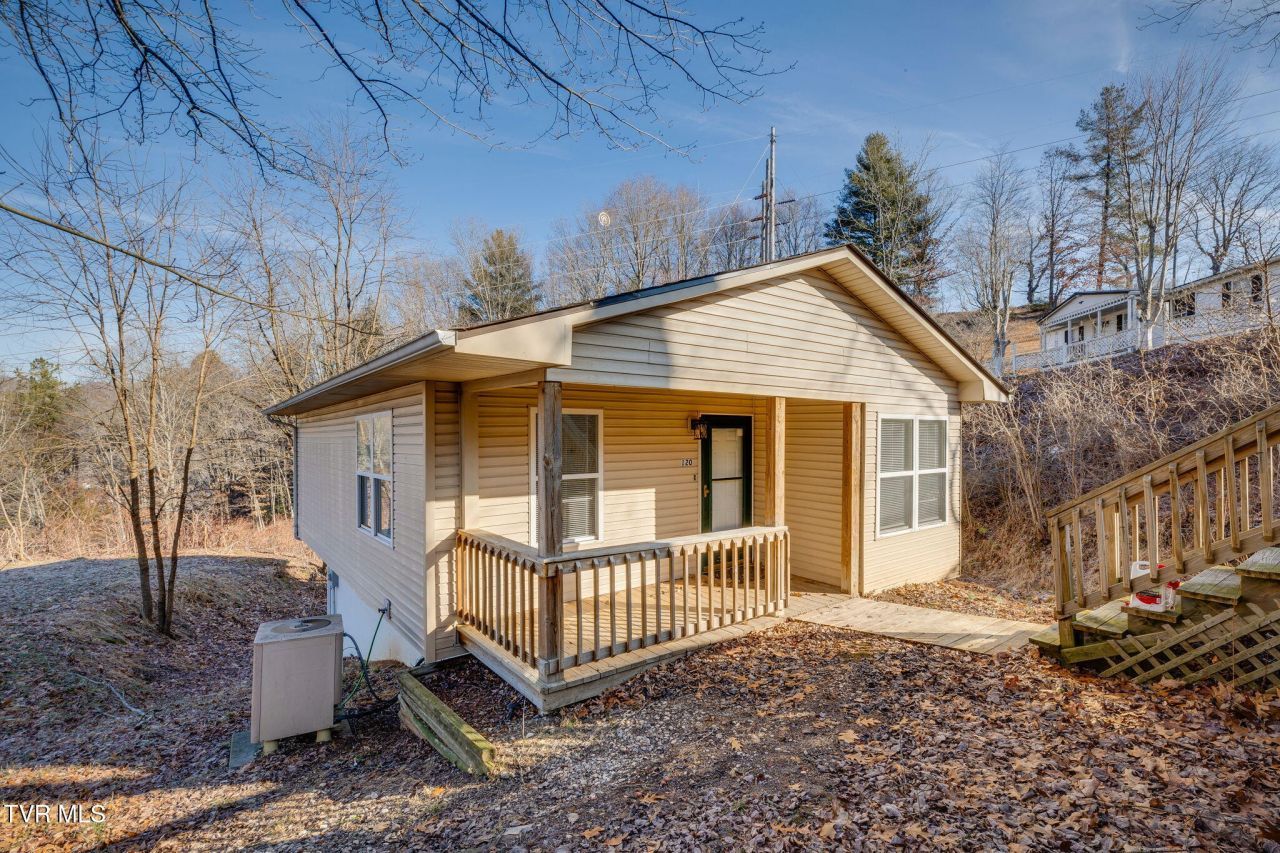 120 Ray Circle, Richlands, VA 24641 Main Photo