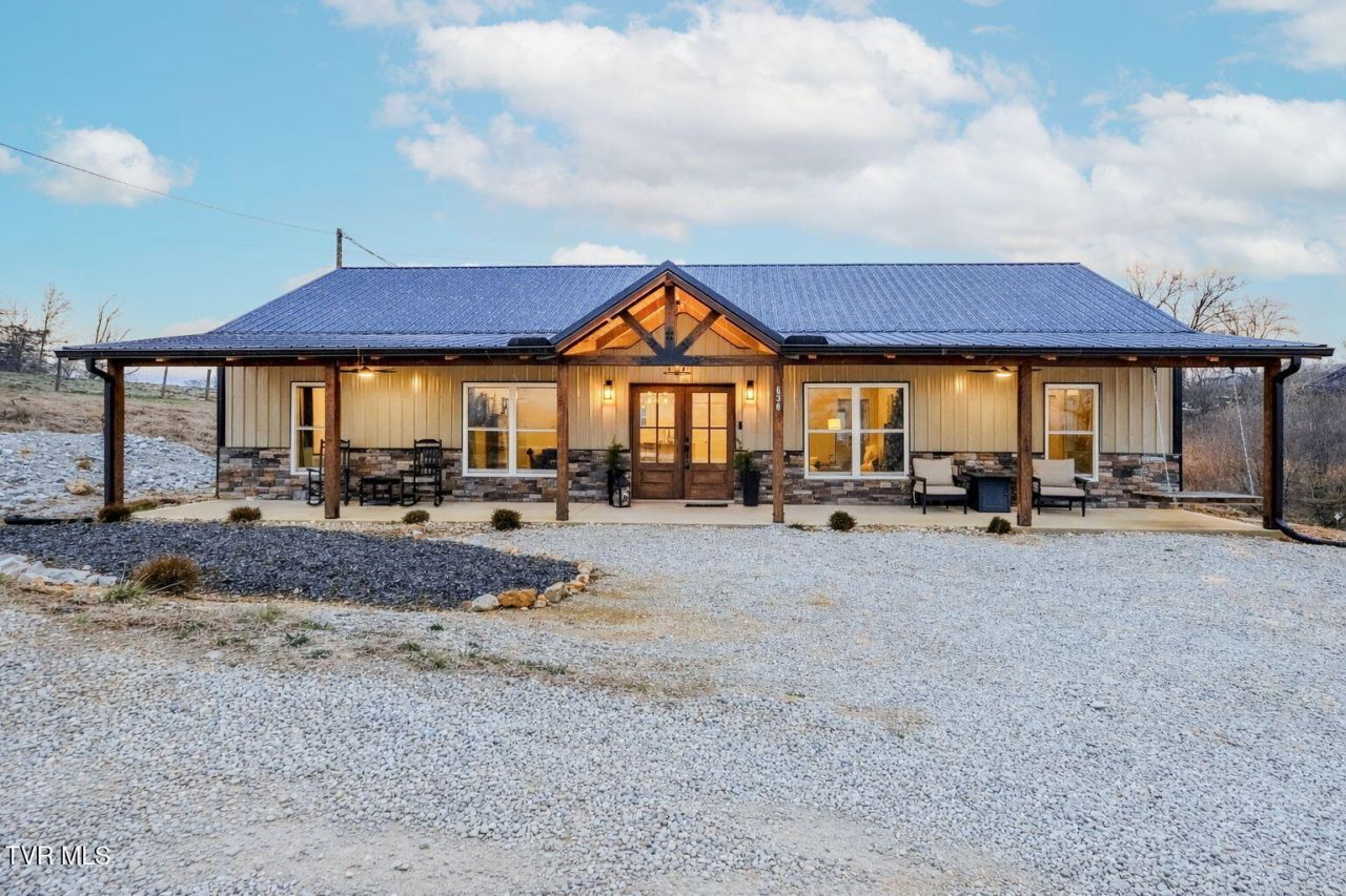 636 Camp Ridge Road, Lafollette, TN 37766 Main Photo