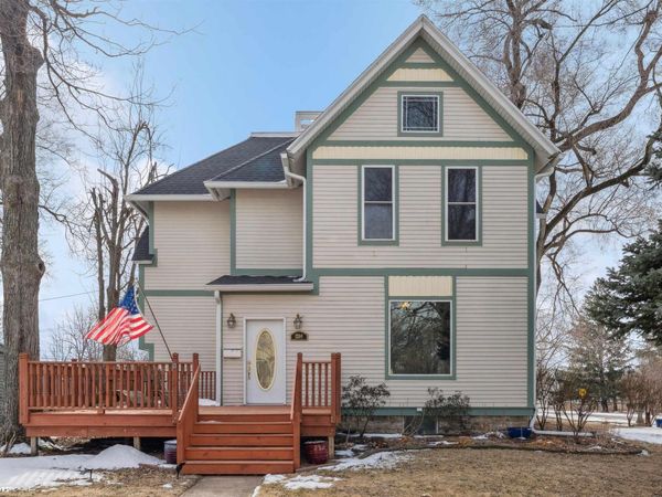 1204 3rd Avenue, Grinnell, IA 50112