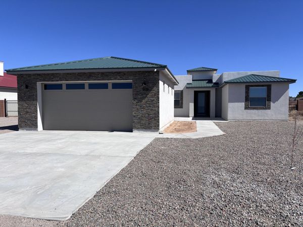 509 12th Avenue SE, Rio Rancho, NM 87124