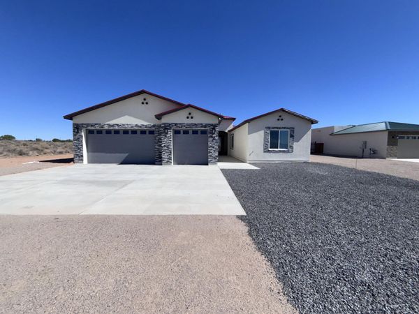 505 12th Avenue SE, Rio Rancho, NM 87124