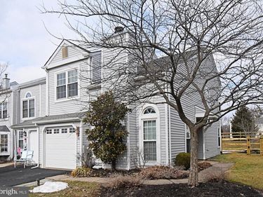 32 SKYVIEW WAY, NEWTOWN, PA 18940