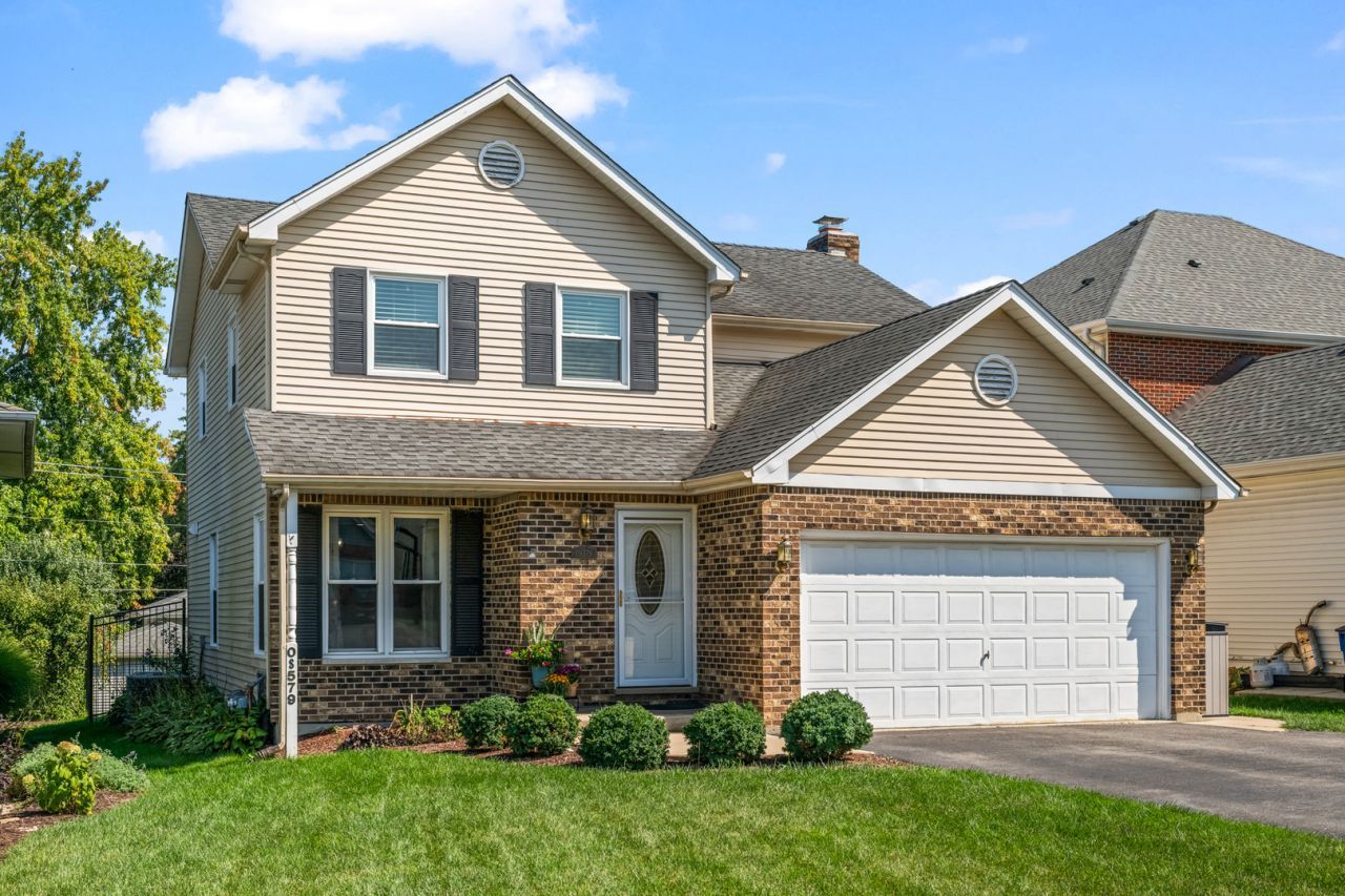 0s579 Robbins Street , Winfield, IL 60190 Main Photo