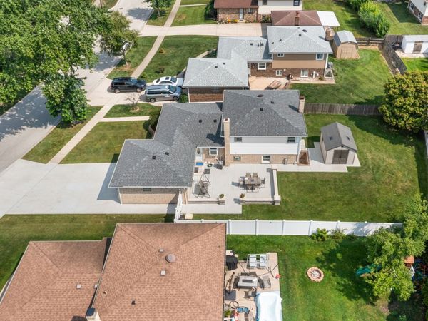 865 Love Street , Elk Grove Village, IL 60007