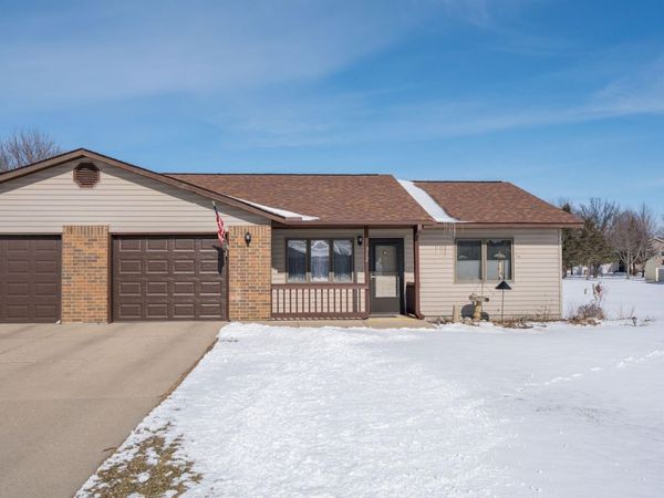 312 Lilac Court, Waseca, MN 56093