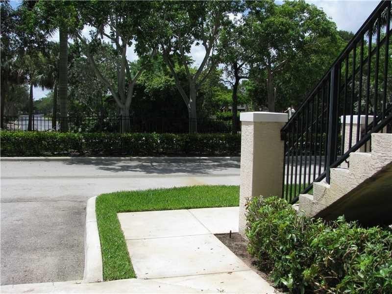 5800 W Sample Road, Unit 305, Coral Springs, FL 33067 Photo