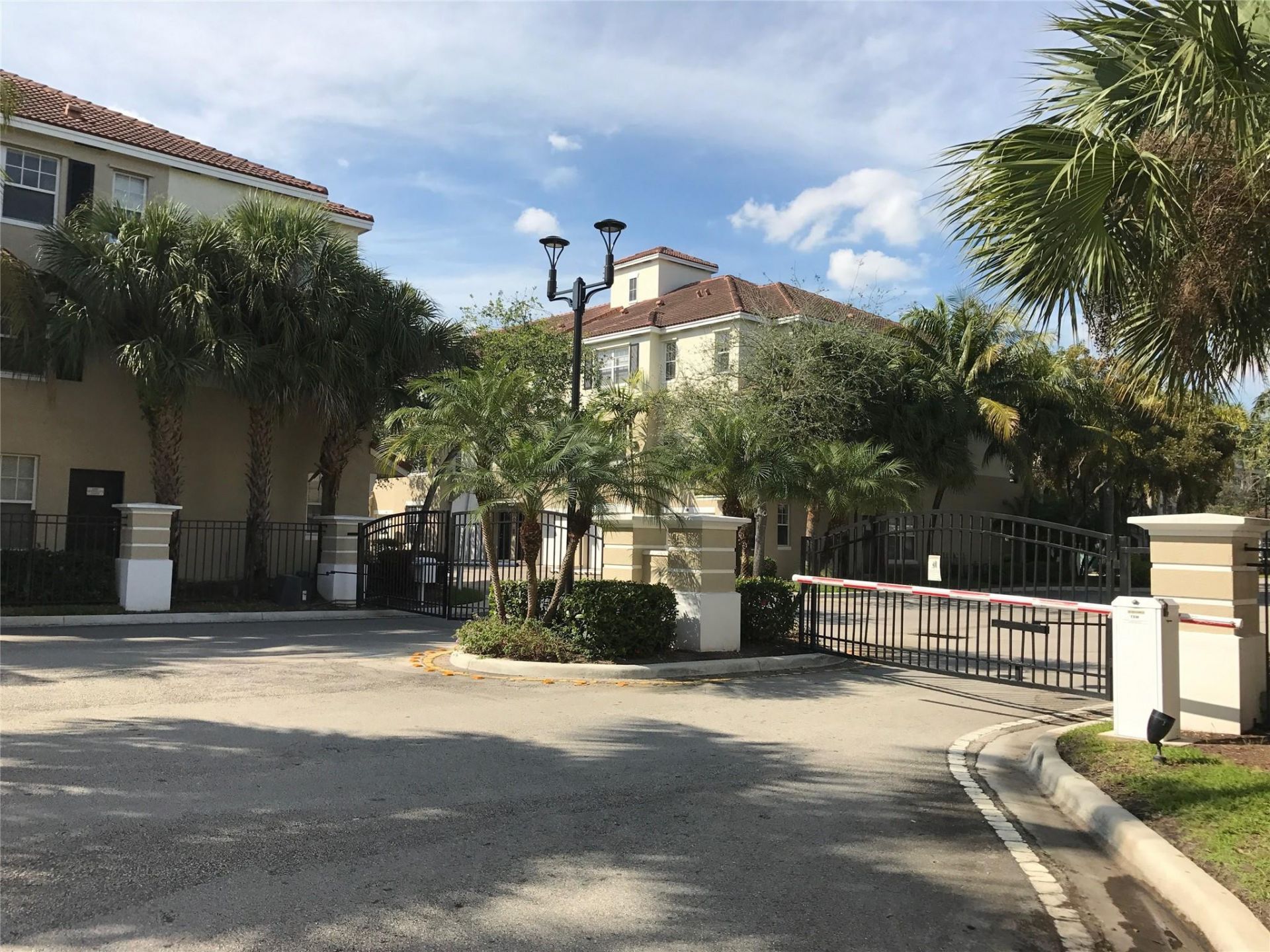 5800 W Sample Road, Unit 305, Coral Springs, FL 33067 Photo