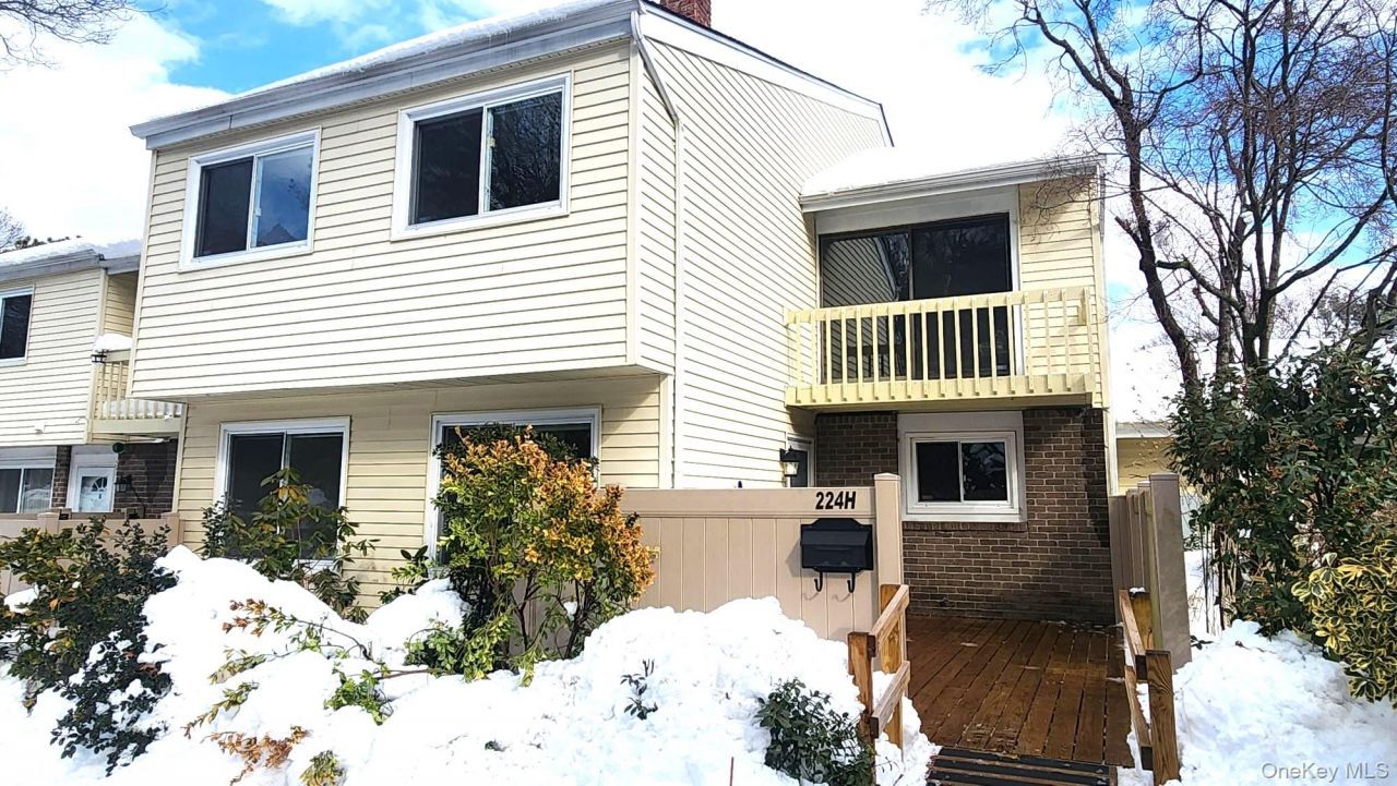 224 H Springmeadow Drive Holbrook, NY 11741