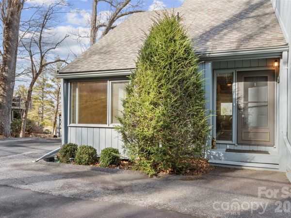 125 Townhouse Drive, Burnsville, NC 28714