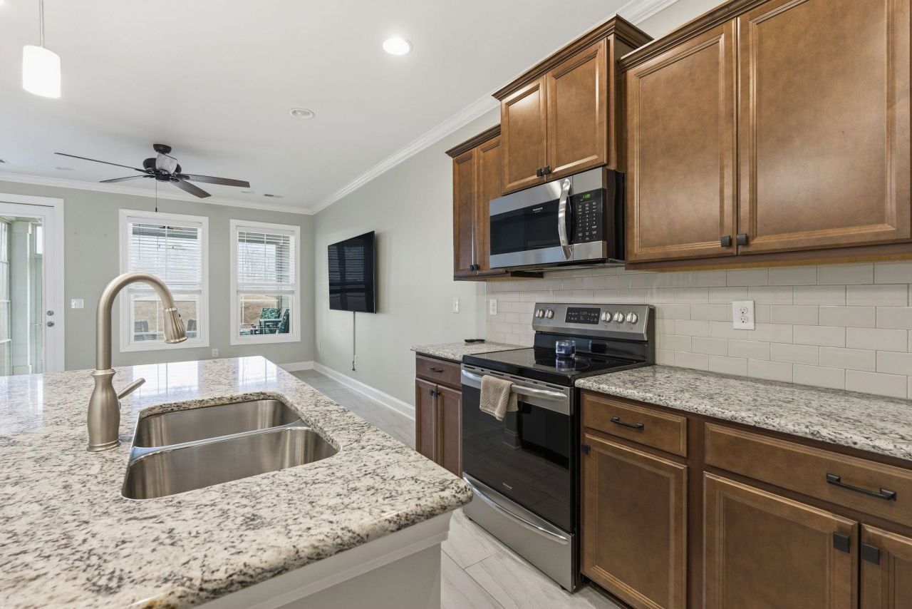 2420 Kings Bay Dr. Photo 12