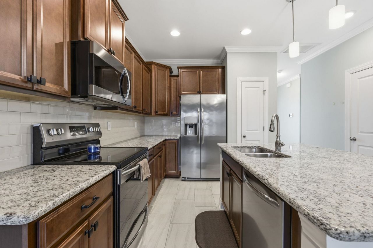 2420 Kings Bay Dr. Photo 13