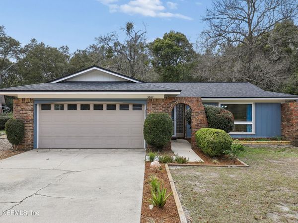 3842 FERNGLEN Drive, Jacksonville, FL 32277