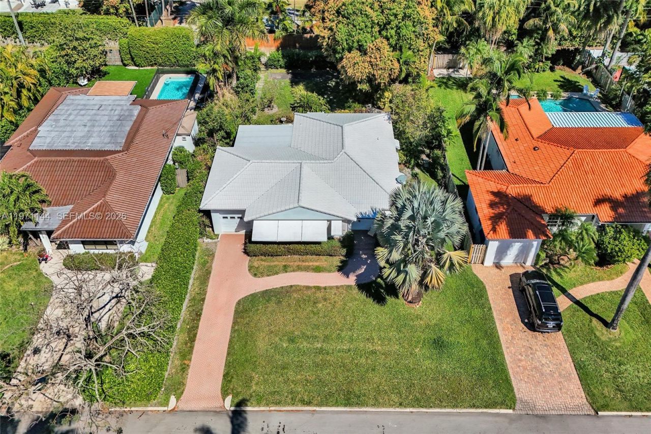 1235 Jefferson St, Hollywood, FL 33019 Photo