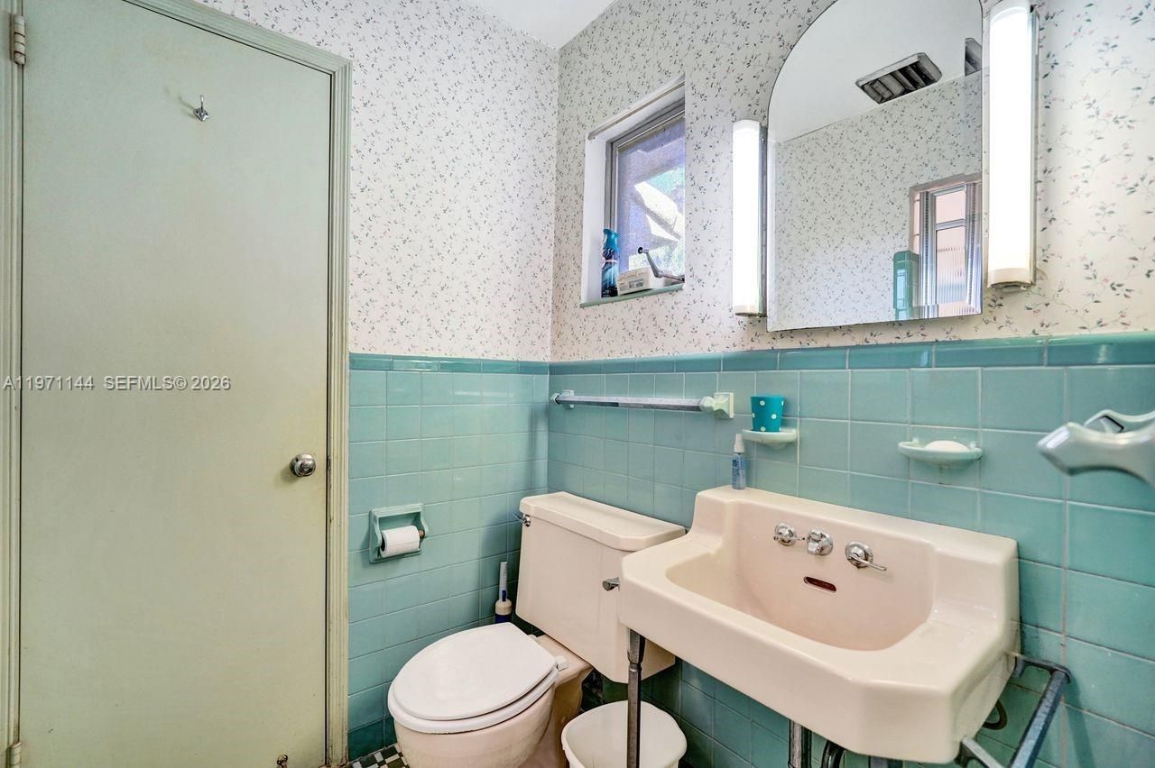 1235 Jefferson St, Hollywood, FL 33019 Photo