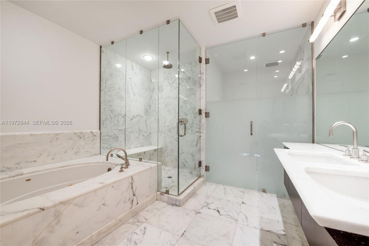 2627 S Bayshore Dr , Unit 2703, Miami, FL 33133 Photo