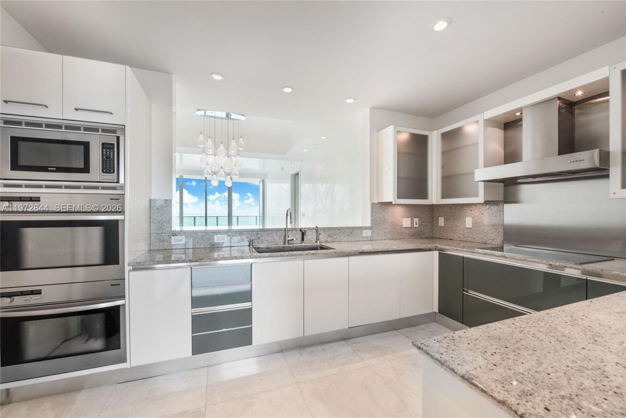 2627 S Bayshore Dr , Unit 2703, Miami, FL 33133 Photo