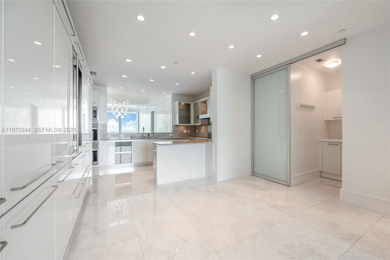 2627 S Bayshore Dr , Unit 2703, Miami, FL 33133 Photo