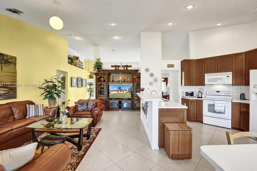 3151 Overlook Rd, Davie, FL 33328 Photo